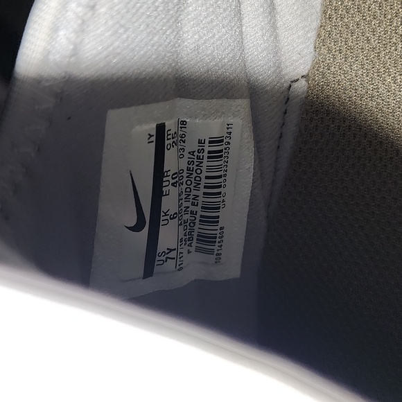 NIKE Hurricane 7y/9 womans - Picture 8 of 8